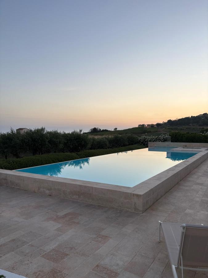 Piscina di Borgo Giallonardo Wine Relais o nelle vicinanze