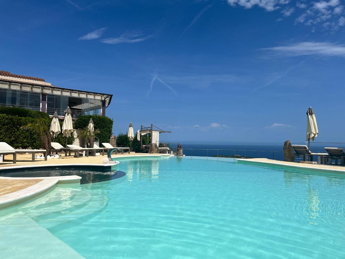 Piscina di Bajaloglia Resort o nelle vicinanze