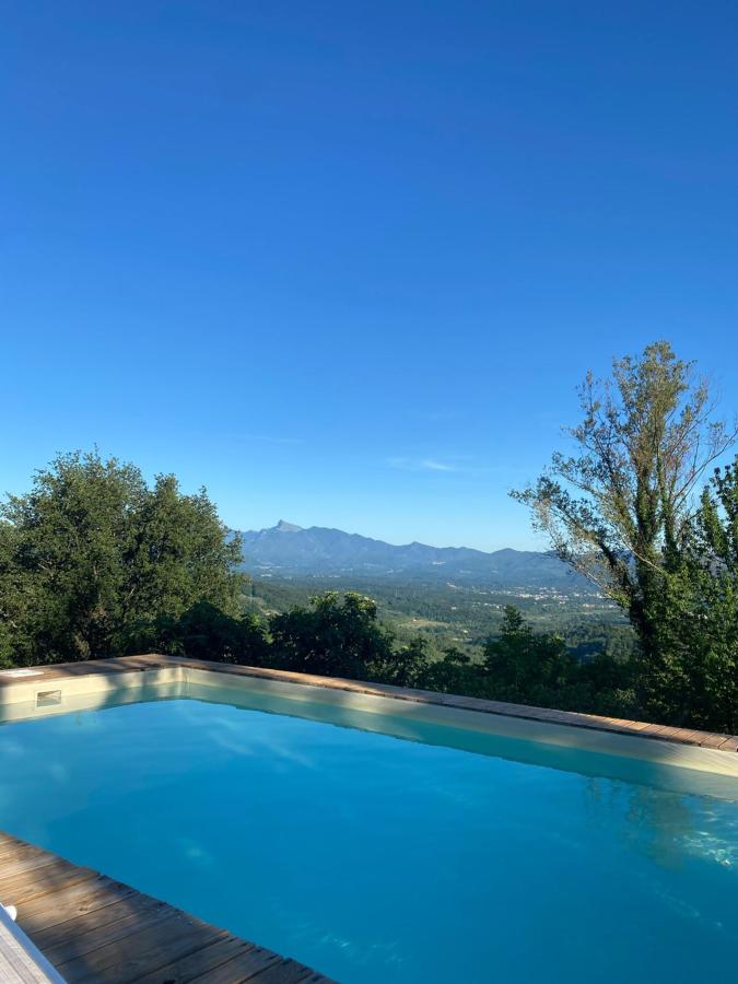 Piscina di Limone e Peperoncino B&B o nelle vicinanze
