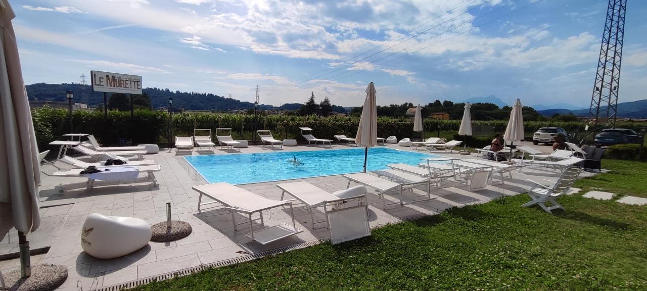 Piscina di B&B Le Murette - ENJOY HOLIDAY o nelle vicinanze