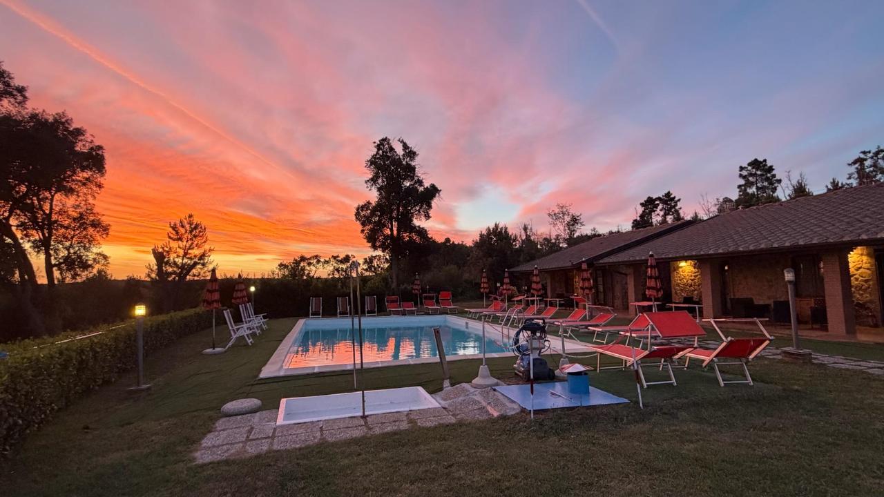 Piscina di Alma del Lago - Charming Apartments- il Carpignone o nelle vicinanze