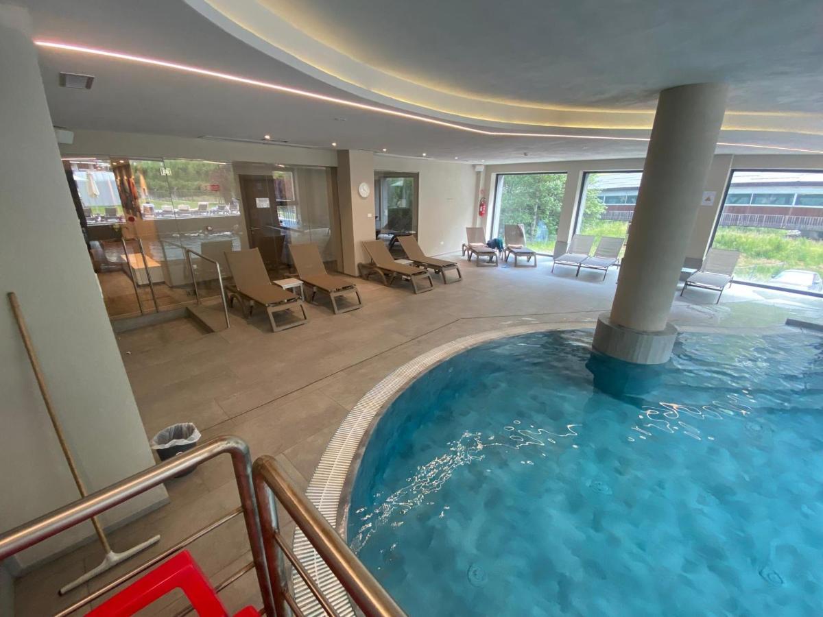 Piscina di TH Courmayeur o nelle vicinanze