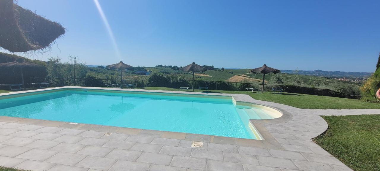 Piscina di Agriturismo Borgo Vigna Vecchia o nelle vicinanze