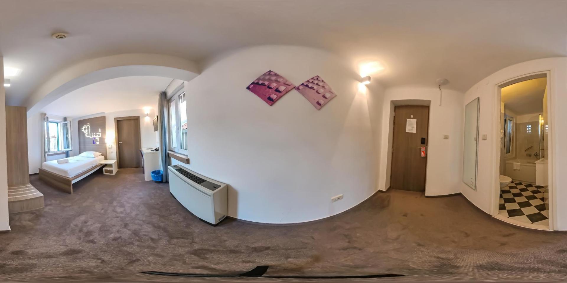 Slavija Culture Heritage Hotel - Photo 200