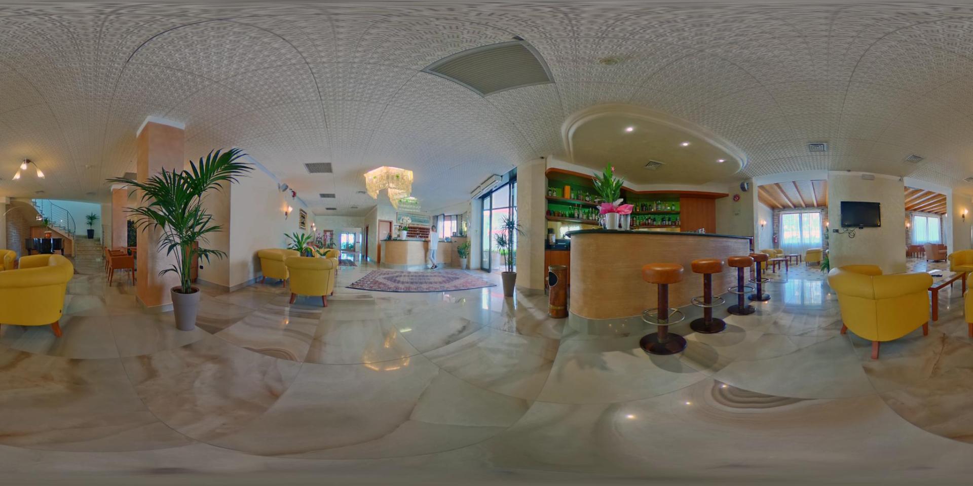 Regent's Hotel - Photo 23