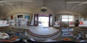 Gallery image of Carib Edge, AC beach penthouse in Saint Peter