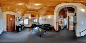 Gallery image of Distinction Te Anau Hotel & Villas in Te Anau