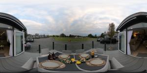 Gallery image of Arranview Lochside Pods & Lodges all with private Hot-tubs in Fenwick