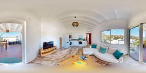 Foto dalla galleria di SUNSEEKER SXM - Luxury Guest House 4 stars - Amazing Sea View Pinel - Tintamarre a Orient Bay