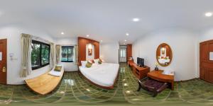Gallery image of Charlie House Pin Klao in Bangkok