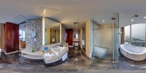 Gallery image of Crowne Plaza Yantai Sea View by IHG in Yantai