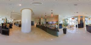 Gallery image of Grand Millennium Al Wahda Hotel and Executive Apartments Abu Dhabi in Abu Dhabi