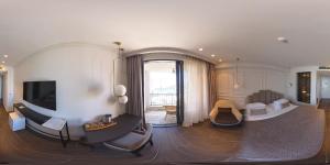 Gallery image of Vivid Blue Serenity Resort in Sveti Stefan