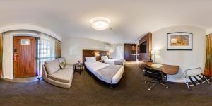Gallery image of Holiday Inn Queenstown Frankton Road by IHG in Queenstown