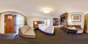 Gallery image of Holiday Inn Queenstown Frankton Road by IHG in Queenstown