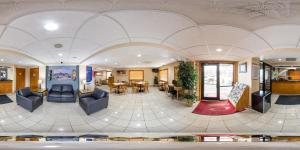 Gallery image of Econo Lodge Inn & Suites I-35 at Shawnee Mission in Overland Park