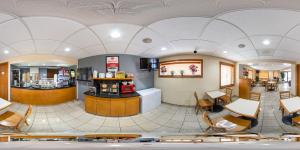 Gallery image of Econo Lodge Inn & Suites I-35 at Shawnee Mission in Overland Park