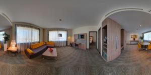 Gallery image of Novotel World Trade Centre Dubai in Dubai