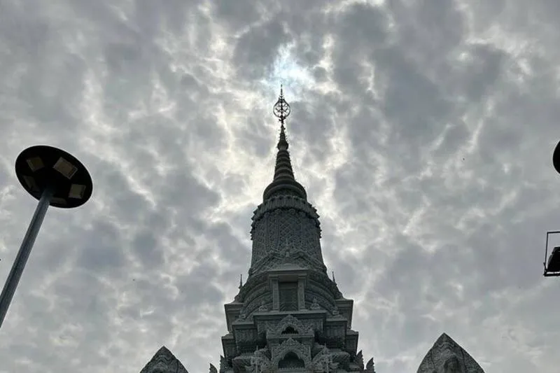 Featured tour with 7 reviews: Oudong Mountain History and Pagoda Tour