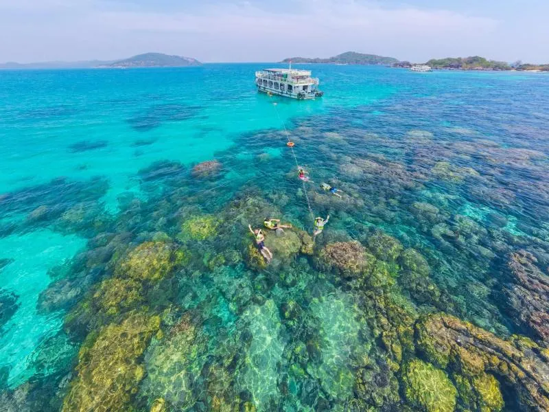 Island-hopping Tour with Snorkeling and Lunch