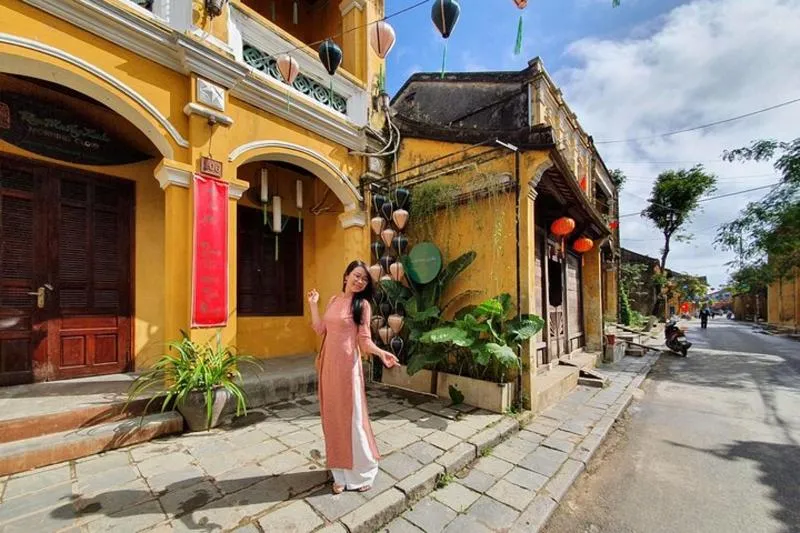 Featured tour with 32 reviews: Hoi An town private walking tour with boat trip