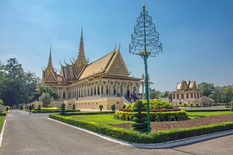 Featured tour with 4 reviews: Phnom Pehn City Must See Highlight Guided Tour