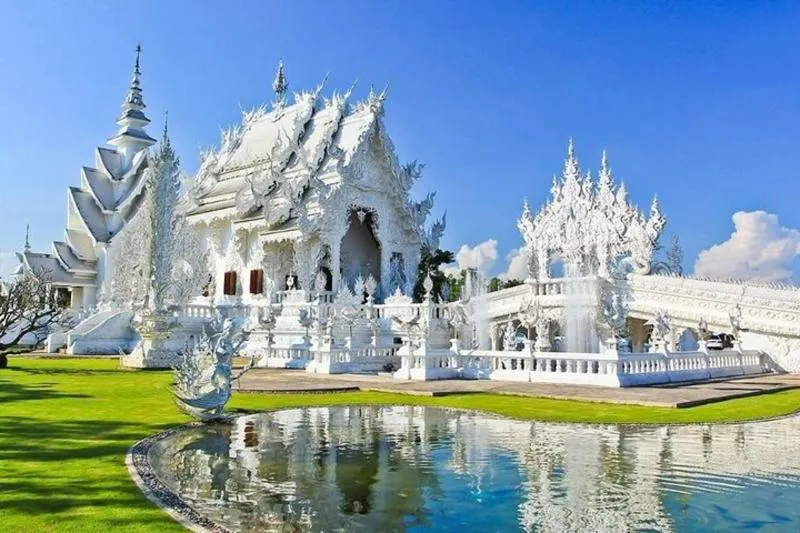 Best Places in Chiang Rai White, Blue, Big Buddha temple