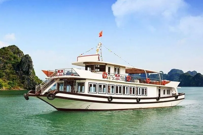 Exceptional rating tour: Halong bay 4 hours boat tour from Halong city with 2 caves, kayak | 5 rating