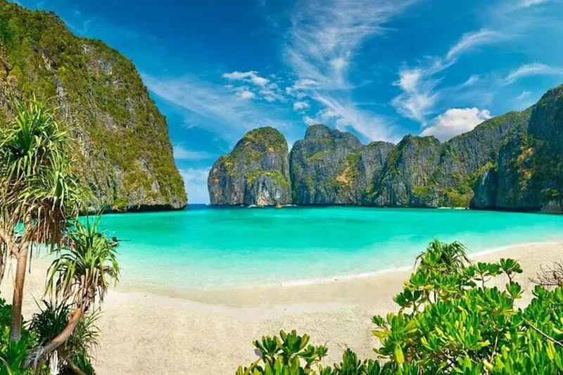Featured tour with 16 reviews: Phi Phi Island Sunset + 4 Island Signature Group Tour from Krabi