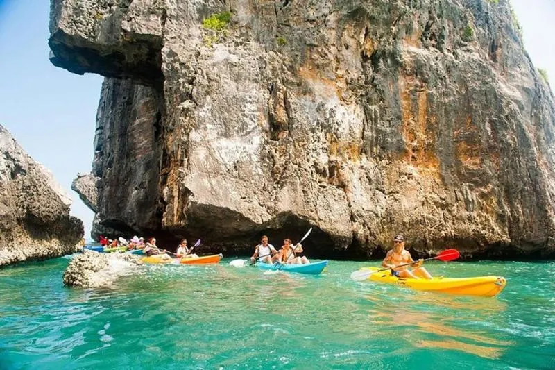 Blue Stars Kayaking Adventure in Angthong Marine Park
