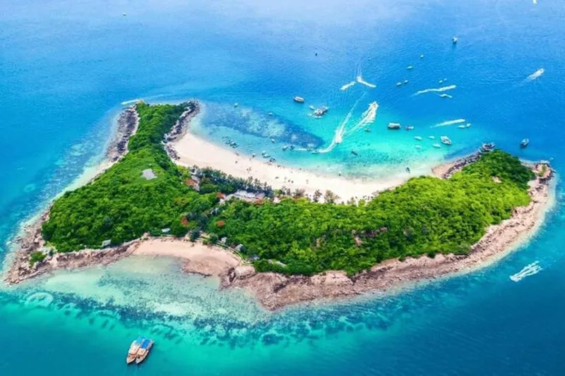 Featured tour with 12 reviews: Pattaya: Koh Larn Speedboat Tour with Thai Lunch and Transfers