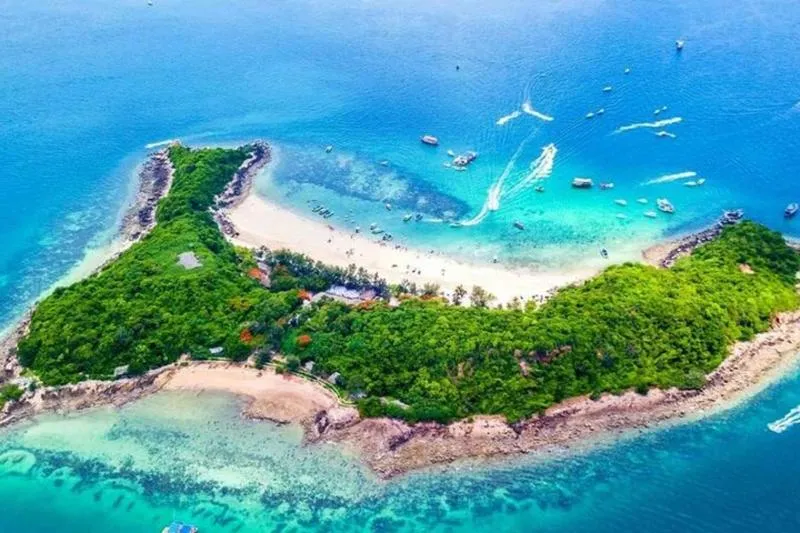 Average tour price for Boat Tours in Thailand around 2812 THB Average tour price for Boat Tours in Thailand around 2812 THB