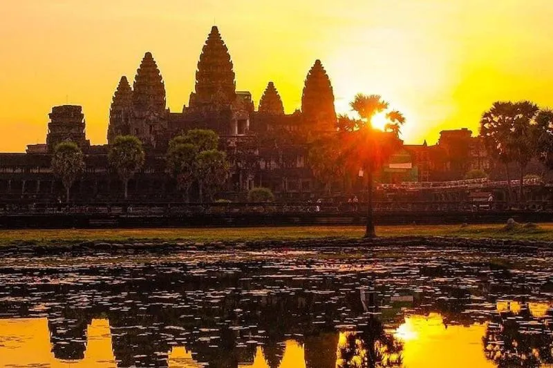 Luxury Tour: Siem Reap 2-Day Private Angkor Wat Tour with Sunrise