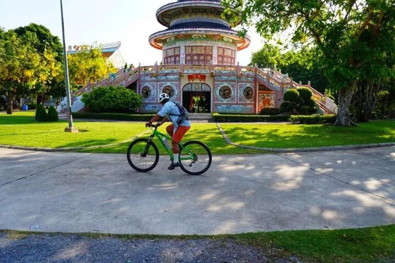 WWII History Bike Tour in Kanchanaburi with Local Guide