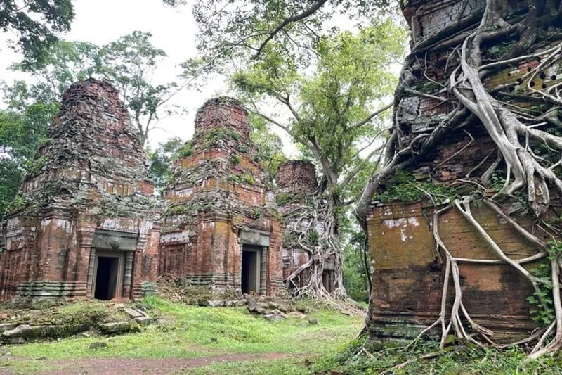 Duration range for Bus Tours in Cambodia from 1 hours 5 minutes to 24 hours Duration range for Bus Tours in Cambodia from 1 hours 5 minutes to 24 hours