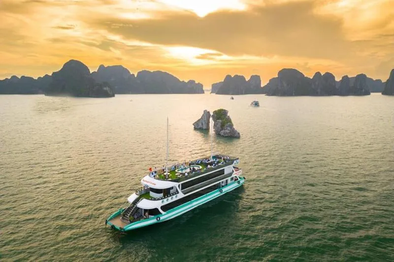 Featured tour with 22 reviews: Halong 6 hours Boat tour with Cave, Kayak, lunch, transfer high-way from Hanoi